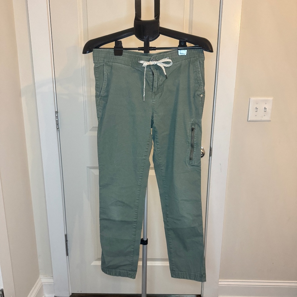 Vuori Ripstop Climber Jogger – Sage Green (Women’s Medium)
